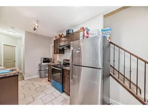 4803 4 Street, Calgary, AB - Indoor Photo Showing Kitchen