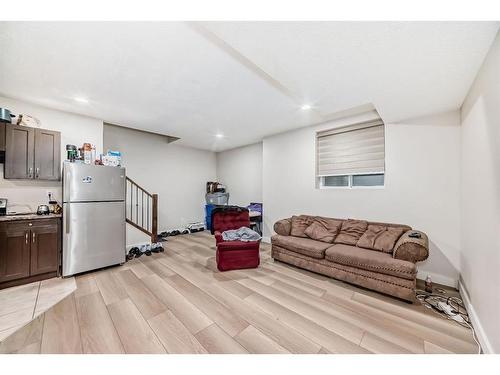 4803 4 Street, Calgary, AB - Indoor