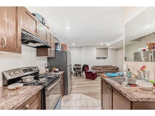 4803 4 Street, Calgary, AB - Indoor Photo Showing Kitchen