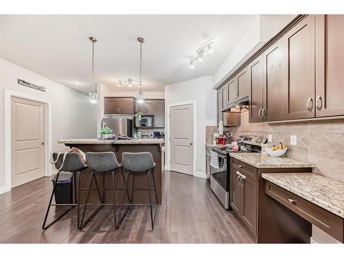 4803 4 Street, Calgary, AB - Indoor Photo Showing Kitchen With Upgraded Kitchen