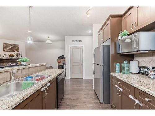 4803 4 Street, Calgary, AB - Indoor Photo Showing Kitchen With Double Sink