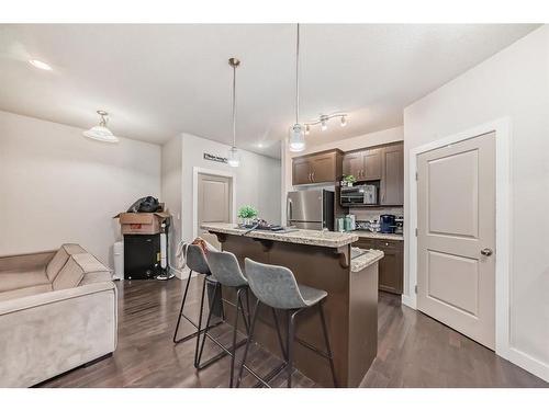 4803 4 Street, Calgary, AB - Indoor Photo Showing Kitchen With Upgraded Kitchen