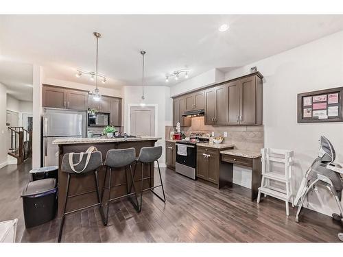 4803 4 Street, Calgary, AB - Indoor Photo Showing Kitchen With Upgraded Kitchen