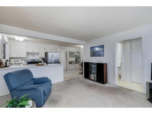 16 Woodmont Green Sw, Calgary, AB - Indoor