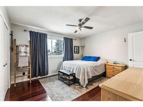 421 Rundleson Place Ne, Calgary, AB - Indoor Photo Showing Bedroom