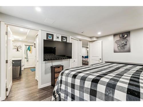 421 Rundleson Place Ne, Calgary, AB - Indoor Photo Showing Bedroom