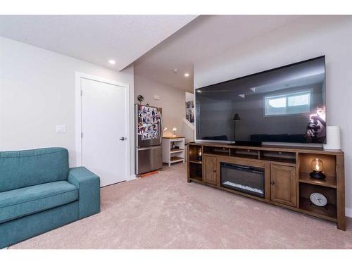 77 Homestead Boulevard Ne, Calgary, AB - Indoor Photo Showing Living Room