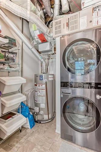 15-43 Springborough Boulevard Sw, Calgary, AB - Indoor Photo Showing Laundry Room