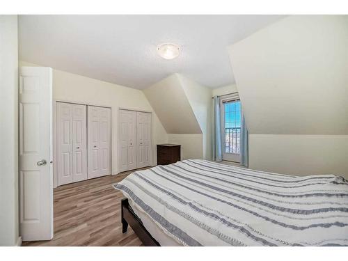 15-43 Springborough Boulevard Sw, Calgary, AB - Indoor Photo Showing Bedroom