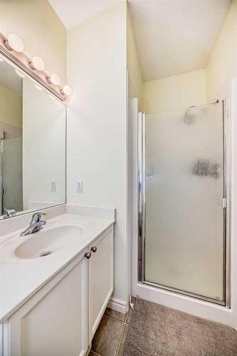 15-43 Springborough Boulevard Sw, Calgary, AB - Indoor Photo Showing Bathroom