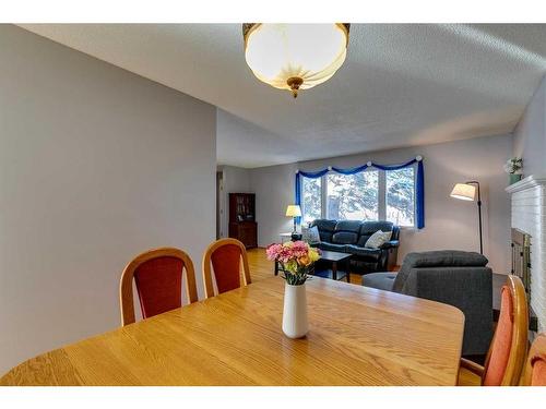 308 Sackville Drive Sw, Calgary, AB - Indoor Photo Showing Dining Room