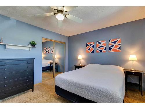 308 Sackville Drive Sw, Calgary, AB - Indoor Photo Showing Bedroom