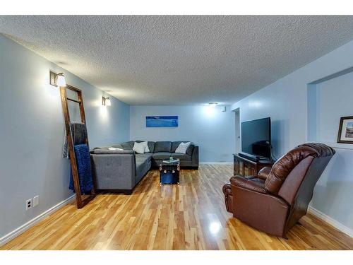 308 Sackville Drive Sw, Calgary, AB - Indoor Photo Showing Other Room