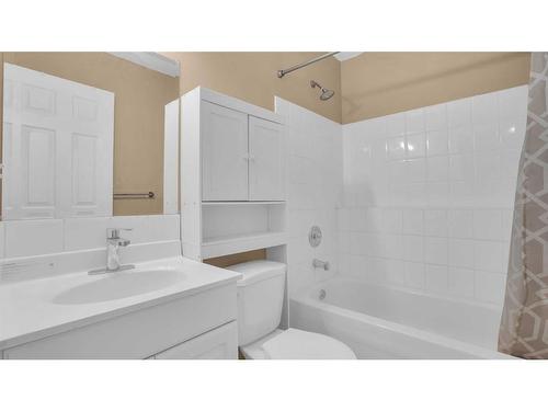 40 Saddlefield Road Ne, Calgary, AB - Indoor Photo Showing Bathroom