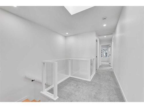 3318 42 Street Sw, Calgary, AB - Indoor Photo Showing Other Room