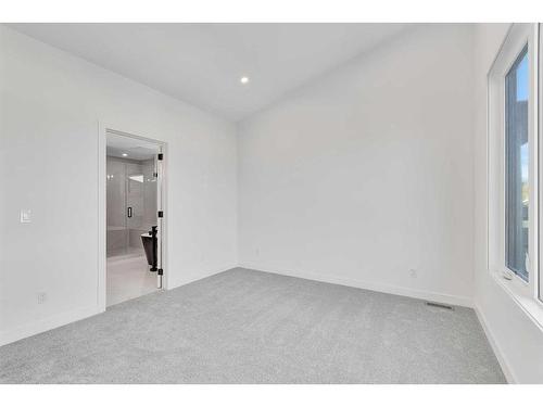 3318 42 Street Sw, Calgary, AB - Indoor Photo Showing Other Room