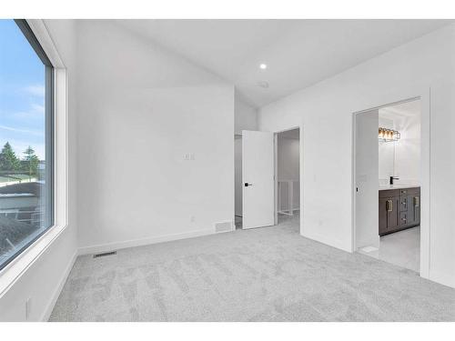 3318 42 Street Sw, Calgary, AB - Indoor Photo Showing Other Room