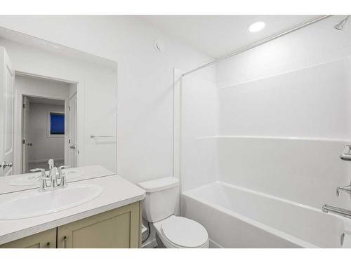 184 Belmont Way Sw, Calgary, AB - Indoor Photo Showing Bathroom