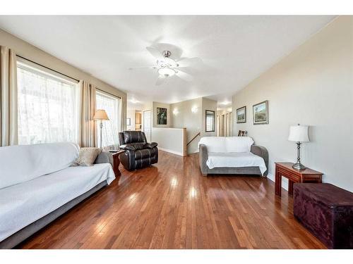 210044 255 Road, Rural Vulcan County, AB - Indoor Photo Showing Living Room