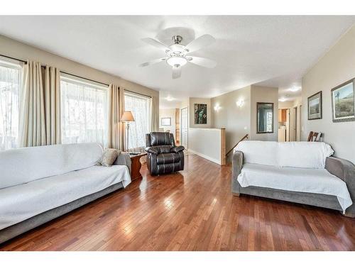 210044 255 Road, Rural Vulcan County, AB - Indoor Photo Showing Living Room