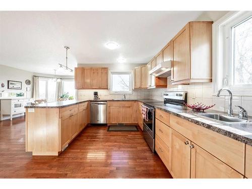 210044 255 Road, Rural Vulcan County, AB - Indoor Photo Showing Kitchen