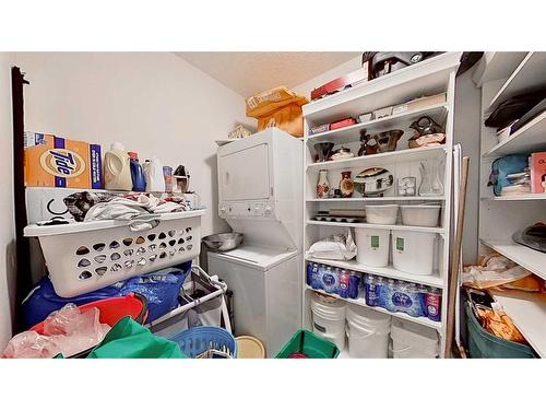 307-103 10 Avenue Nw, Calgary, AB - Indoor Photo Showing Laundry Room