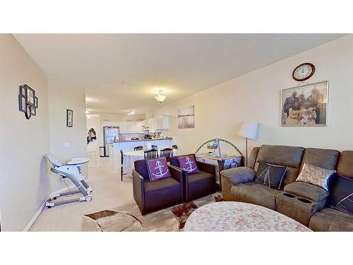 307-103 10 Avenue Nw, Calgary, AB - Indoor Photo Showing Living Room