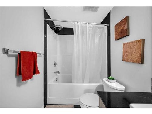 4111-240 Skyview Ranch Road Ne, Calgary, AB - Indoor Photo Showing Bathroom