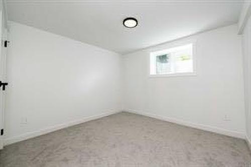 908 87 Avenue Sw, Calgary, AB - Indoor Photo Showing Other Room