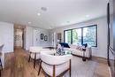 908 87 Avenue Sw, Calgary, AB  - Indoor Photo Showing Living Room 