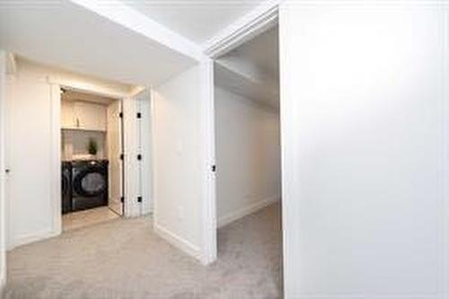 908 87 Avenue Sw, Calgary, AB - Indoor Photo Showing Other Room