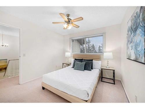 527-200 Brookpark Drive Sw, Calgary, AB - Indoor Photo Showing Bedroom