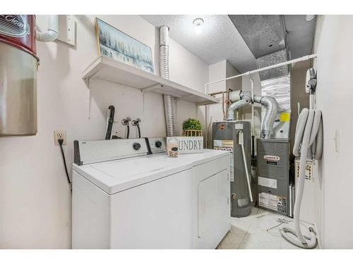 527-200 Brookpark Drive Sw, Calgary, AB - Indoor Photo Showing Laundry Room