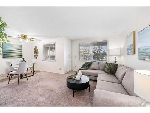 527-200 Brookpark Drive Sw, Calgary, AB - Indoor Photo Showing Living Room