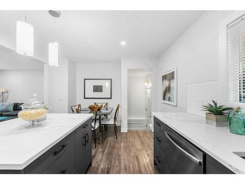 8211 4A Street Sw, Calgary, AB - Indoor Photo Showing Kitchen