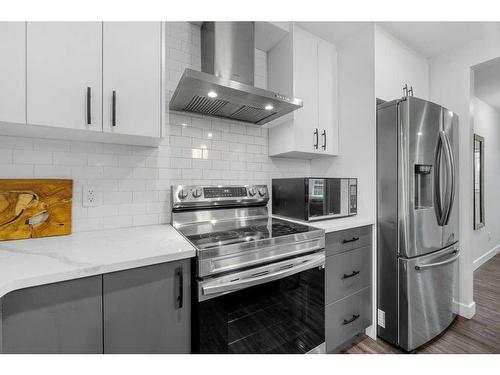 8211 4A Street Sw, Calgary, AB - Indoor Photo Showing Kitchen