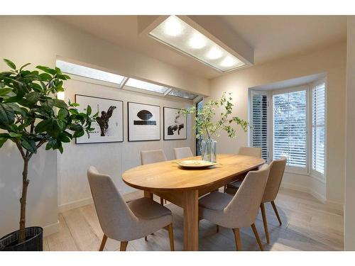 4310 Stanley Drive Sw, Calgary, AB - Indoor Photo Showing Dining Room