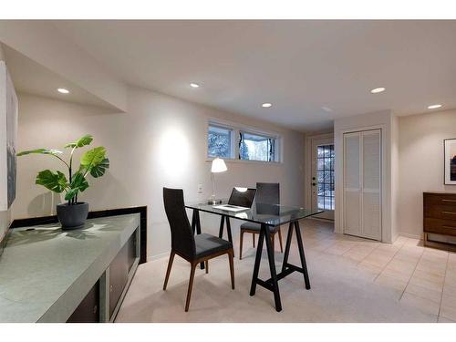 4310 Stanley Drive Sw, Calgary, AB - Indoor Photo Showing Dining Room