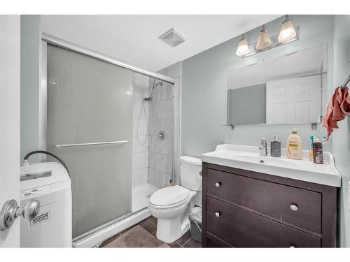 451-1620 8 Avenue Nw, Calgary, AB - Indoor Photo Showing Bathroom