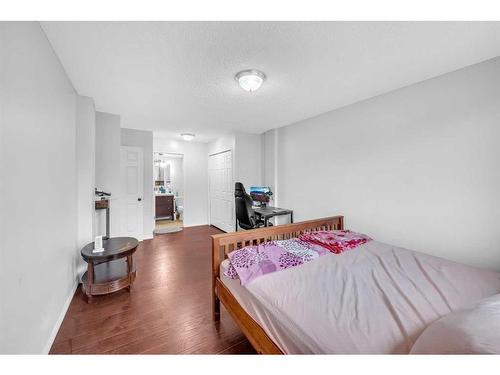 451-1620 8 Avenue Nw, Calgary, AB - Indoor Photo Showing Bedroom