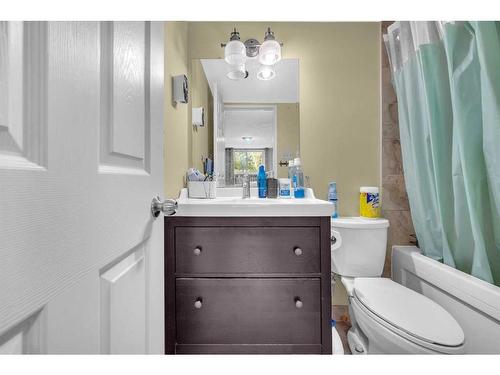 451-1620 8 Avenue Nw, Calgary, AB - Indoor Photo Showing Bathroom