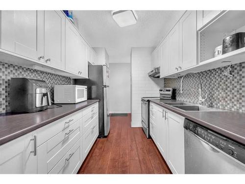 451-1620 8 Avenue Nw, Calgary, AB - Indoor Photo Showing Kitchen