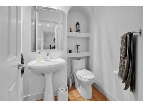 18566 Chaparral Manor Se, Calgary, AB - Indoor Photo Showing Bathroom