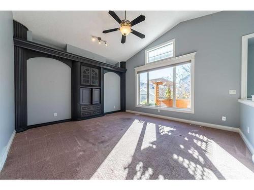 2922 Douglasdale Boulevard Se, Calgary, AB - Indoor Photo Showing Other Room