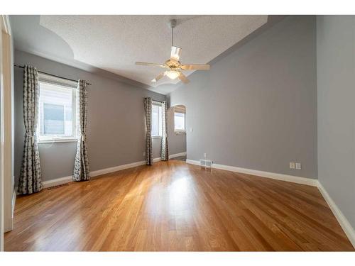 2922 Douglasdale Boulevard Se, Calgary, AB - Indoor Photo Showing Other Room