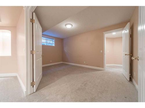 2922 Douglasdale Boulevard Se, Calgary, AB - Indoor Photo Showing Other Room