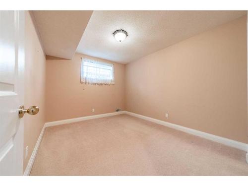 2922 Douglasdale Boulevard Se, Calgary, AB - Indoor Photo Showing Other Room