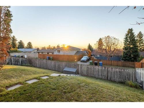 40 Thornaby Crescent Nw, Calgary, AB - Outdoor