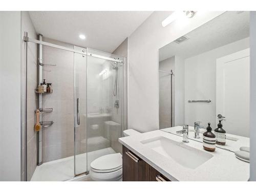 410-730 5 Street Ne, Calgary, AB - Indoor Photo Showing Bathroom