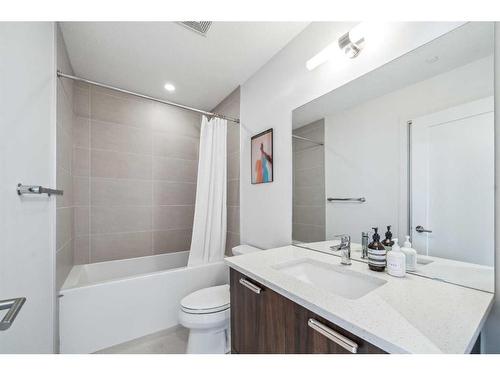 410-730 5 Street Ne, Calgary, AB - Indoor Photo Showing Bathroom